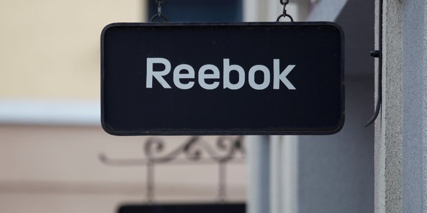 Reebok avait été racheté par Adidas pour 3,8 milliards de dollars (3,24 milliards d'euros au cours actuel) en 2006.