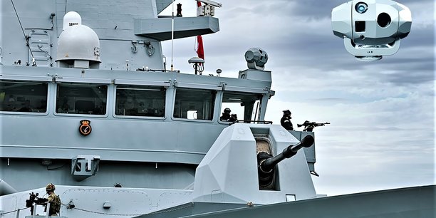 Ultra Electronics est une entreprise compétente dans les activités liées aux communications militaires, notamment auprès de la Royal Navy pour laquelle elle participe à la fabrication de sonars.