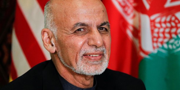 Afghanistan: le president a fui avec un helicoptere et des voitures remplis d'argent, selon la russie[reuters.com]