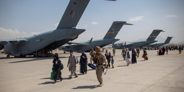 Un afghan sur liste d'interdiction de vol evacue vers le royaume-uni[reuters.com]