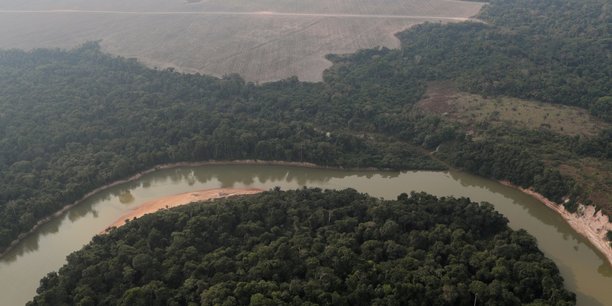 A marseille, les peuples d'amazonie sonnent l'alarme sur la deforestation[reuters.com]