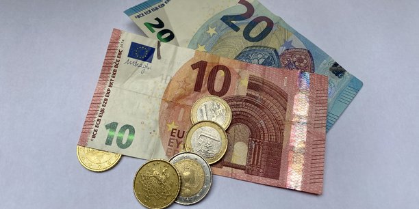 De combien sera augmenté le Smic? En sortie de conseil des ministres, ce matin, le porte-parole du gouvernement Gabriel Attal a évoqué une hausse de 35 euros bruts par mois au 1er octobre.