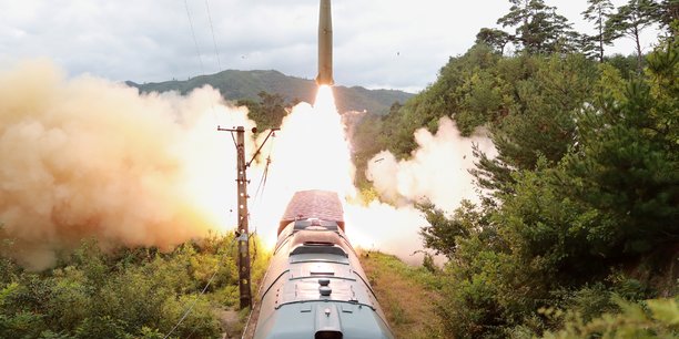 La coree du nord dit avoir teste un nouveau systeme de missiles pour contrer les attaques exterieures[reuters.com]