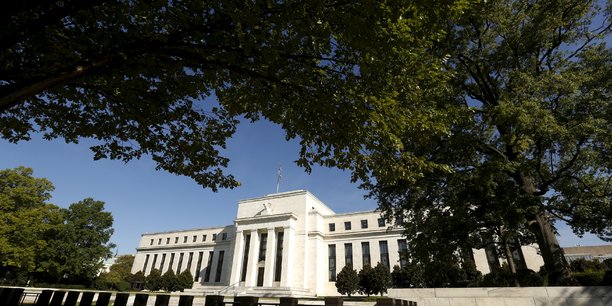 La Fed envisage une première hausse de taux plus tôt que prévu, neuf de ses 18 principaux responsables jugeant que le coût du crédit pourrait devoir augmenter en 2022.