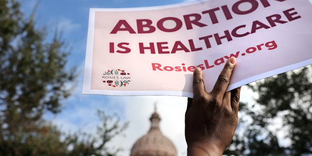 L'administration biden demande a la cour supreme de bloquer la loi sur l'avortement au texas[reuters.com]