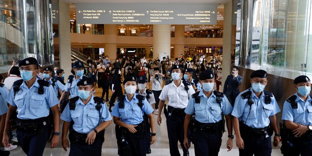 Hong kong: la loi de securite utilisee de maniere retroactive par la police[reuters.com]