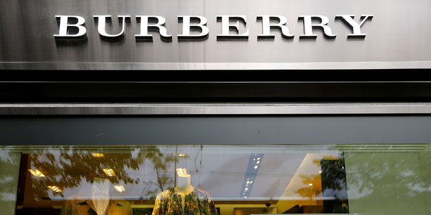 Burberry nomme le patron de versace au poste de dg[reuters.com]