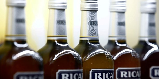 Pernod ricard: la croissance interne ressort a 20% au premier trimestre, ralentissement attendu[reuters.com]
