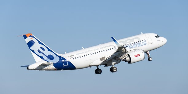Un Airbus A319 a volé pour la première fois avec un moteur approvisionné uniquement avec du biocarburant.