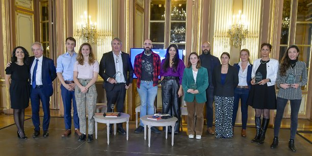 Les lauréats et la parrains de Transformons la France, mardi 9 novembre, à l'Opéra national de Bordeaux.