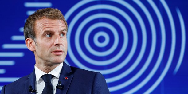 Emmanuel Macron réfléchit à une réforme des retraites plus classique pour 2022.