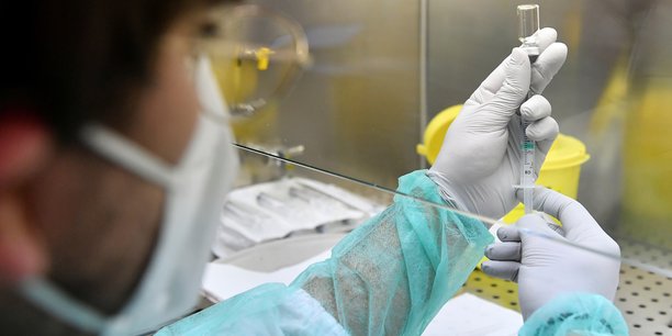 Coronavirus : un cas suspect de variant omicron detecte en italie[reuters.com]