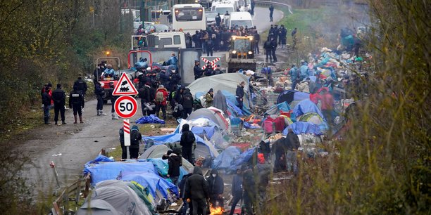 La police expulse un camp de migrants a grande-synthe[reuters.com]