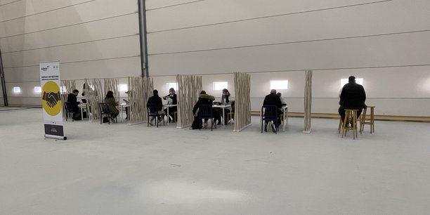 Sabena Technics a recruté une quarantaine de peintres aéronautiques en quelques heures, à Toulouse.