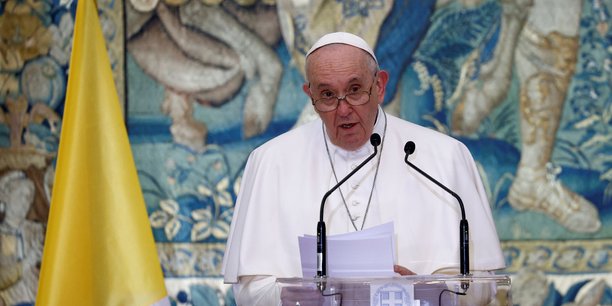 Le pape francois en grece, ou il visitera un camp de migrants a lesbos[reuters.com]