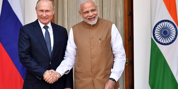 L'inde et la russie signent des accords commerciaux et d'armement[reuters.com]