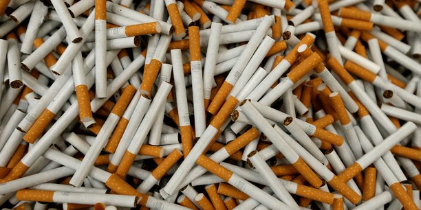 La nouvelle-zelande envisage d'interdire a vie la vente de cigarettes[reuters.com]