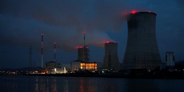 Vue générale de la centrale nucléaire de Tihange en Belgique, exploitée par Electrabel, filiale du groupe français Engie. Le gouvernement belge a acté en principe la fermeture des centrales nucléaires en 2025.