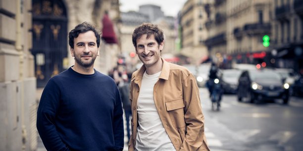 Les cofondateurs de Qonto, Steve Anavi et Alexandre Prot, visent le million de clients d'ici 2025.