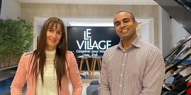 Laëtitia Dio, nouvelle startup manager, et Charles Ranguin, promu maire du Village by CA Aquitaine, accueillent les onze startups de la promotion 2022.