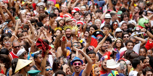 Bresil: le defile du carnaval de rio reporte a avril a cause du coronavirus[reuters.com]