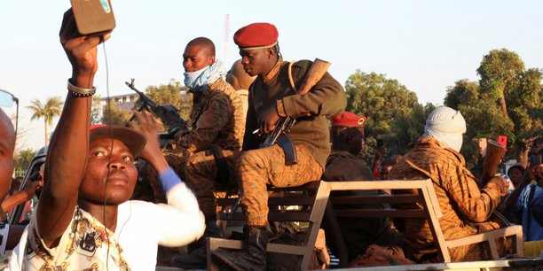 Burkina faso: le lieutenant-colonel paul-henri sandaogo damiba a la tete du coup d'etat[reuters.com]