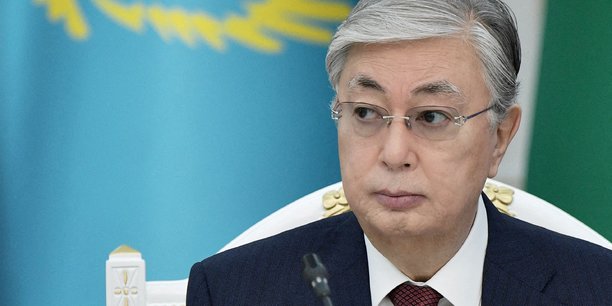 Le president du kazakhstan prend la tete du parti au pouvoir[reuters.com]
