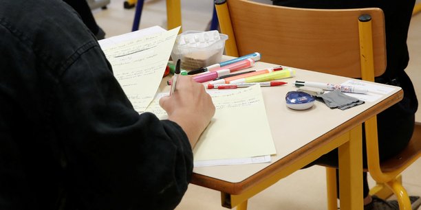 France : les epreuves de specialite du baccalaureat reportees a mai[reuters.com]