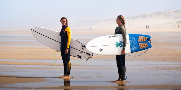 Nomads Surfing propose à la vente des planches et accessoires de surf eco-conçus.