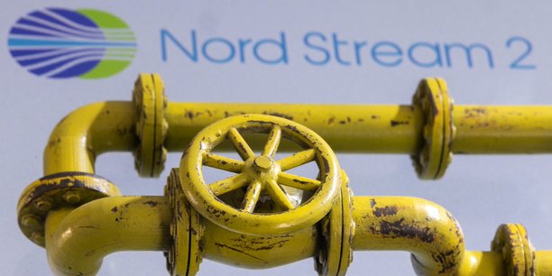 Le projet de gazoduc sous-marin Nord Stream 2 construit par Gazprom entre la Russie à l'Allemagne pour contourner l'Ukraine est suspendu et l'Union européenne étudie sa compatibilité avec sa politique énergétique, a déclaré lundi le vice-président de la Commission européenne Valdis Dombrovskis.