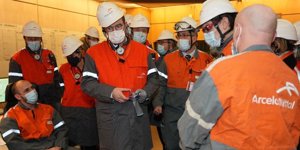 Le Premier ministre Jean Castex en visite à l'usine ArcelorMittal de Dunkerque, le vendredi 4 février 2022.