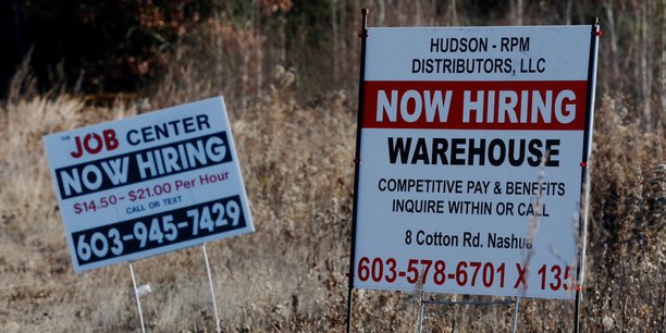 Panneaux proposant des embauches immédiates à Londonderry, dans l'Etat du New Hampshire.