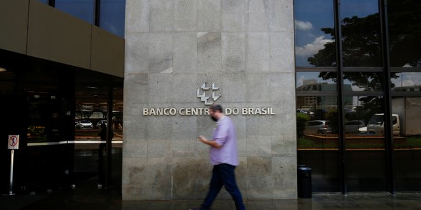 Bresil: la banque centrale choisit une hausse de taux plus importante pour maitriser l'inflation[reuters.com]