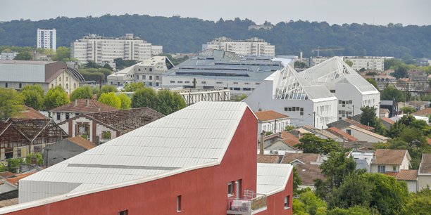 Déjà réalisée aux deux tiers, la ZAC Bastide Niel s'étend sur 34 hectares pour accueillir sur la rive droite de Bordeaux plus de 4.000 logements et 10.000 habitants à terme