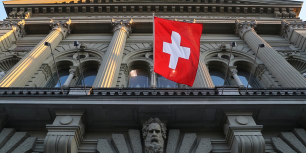 La suisse gele plus de 5,6 milliards d'euros d'avoirs russes[reuters.com]