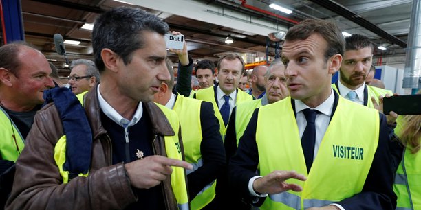 Emmanuel Macron face à François Ruffin (LFI) lors de la visite du président sur le site de Whirlpool (Amiens) fermé définitivement.