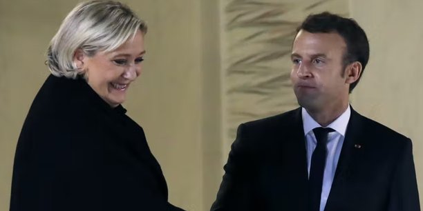 Le second tour de l'élection présidentielle voit s'affronter deux candidats de droite. D’un côté, Emmanuel Macron, porte-drapeau de la famille politique « néolibérale européiste ». De l’autre, Marine Le Pen, porte-drapeau de la famille politique « nationaliste identitaire ».