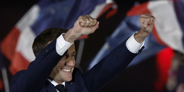 Hier soir au champ de Mars, à Paris, Emmanuel Macron fête avec ses militants sa victoire sur Marine Le Pen.