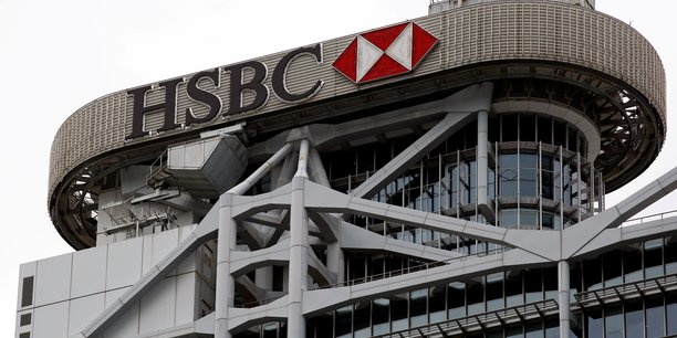 HSBC a dû retirer deux publicités des rues de Londres et Bristol.