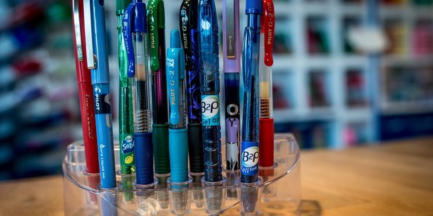Pilot fabrique plus de 40 millions de stylons par an en Haute-Savoie. Et désormais, plus de deux tiers de ses stylos sont rechargeables, avec des recharges qui représentent ainsi désormais 50% du chiffre d'affaires de Pilot Pen France.