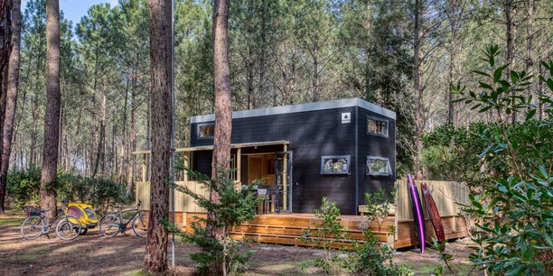 La période post-confinement est propice au développement d'offres touristiques et d'hébergement proche de la nature, comme ici, avec les Tiny house, développées par l'angevin Slow Village sur six sites en France, dont Lacanau et l'île de Ré ouverts en 2022.