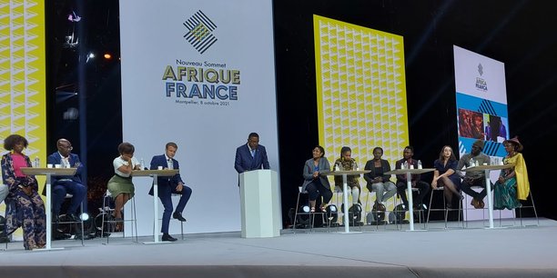 Le président Emmanuel Macron, lors d'un débat avec des jeunes africains, en marge du sommet Afrique-France, le 8 octobre 2021 à Montpellier.