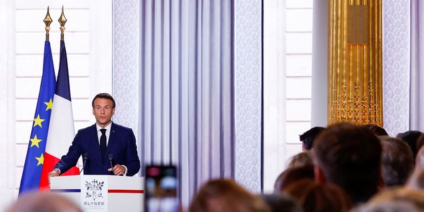 Emmanuel Macron réinvesti de ses pouvoirs de président de la République prononce une allocution dans la Salle des fêtes du Palais de l'Elysée.