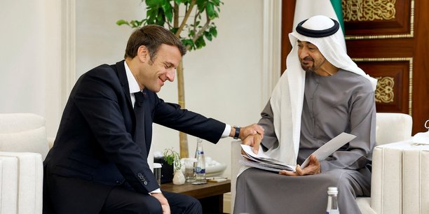 Macron rend hommage a l'ancien president des emirats arabes unis[reuters.com]