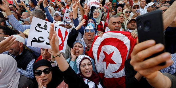 Des milliers de manifestants defilent a tunis contre kais saied[reuters.com]