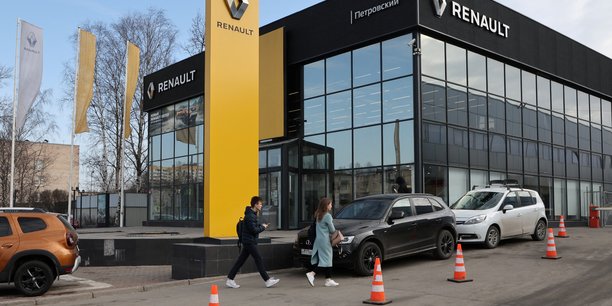 Renault annonce la cession de sa filiale en russie et de sa participation dans avtovaz[reuters.com]