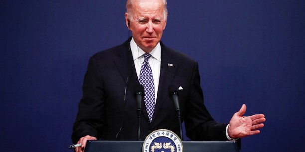Biden promulgue la loi sur une aide americaine de 40 milliards de dollars a l'ukraine[reuters.com]