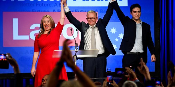 Australie: les travaillistes reviennent au pouvoir apres neuf ans[reuters.com]