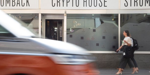 Les promoteurs de cryptomonnaies investissent la rue principale de davos[reuters.com]