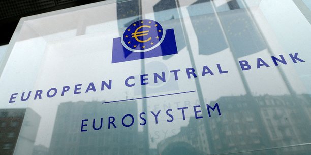 « La hausse des taux d'intérêt pourrait présenter des défis pour les entreprises et États fortement endettés », alerte la Banque centrale européenne (BCE).